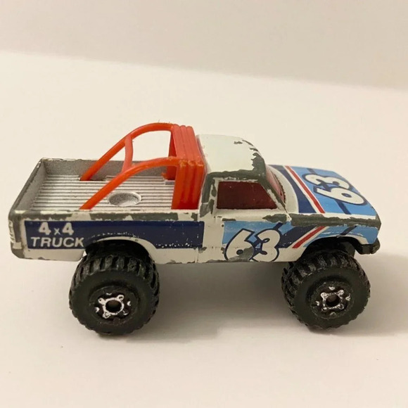 Vintage Matchbox 1981 Open Back Truck 1977 Snorkel Fire  Engine Truck Toys - Picture 4 of 12